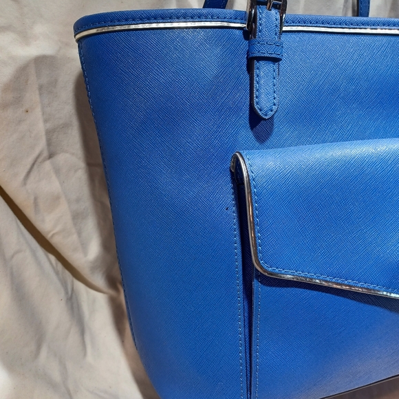 Michael kors tote - Picture 2 of 7